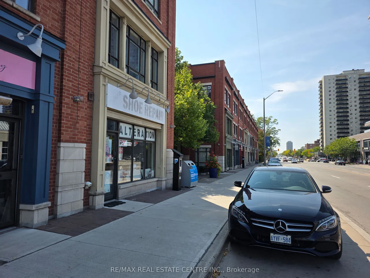 165 Lakeshore Road E — photo 3