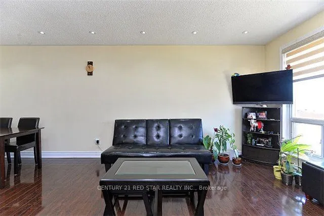 65 Newstead Crescent — photo 3
