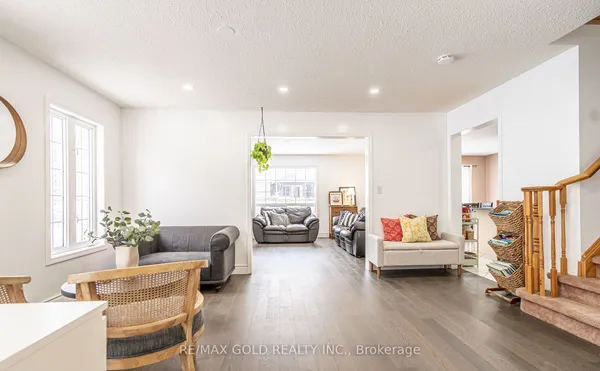 2 Zimmer Street