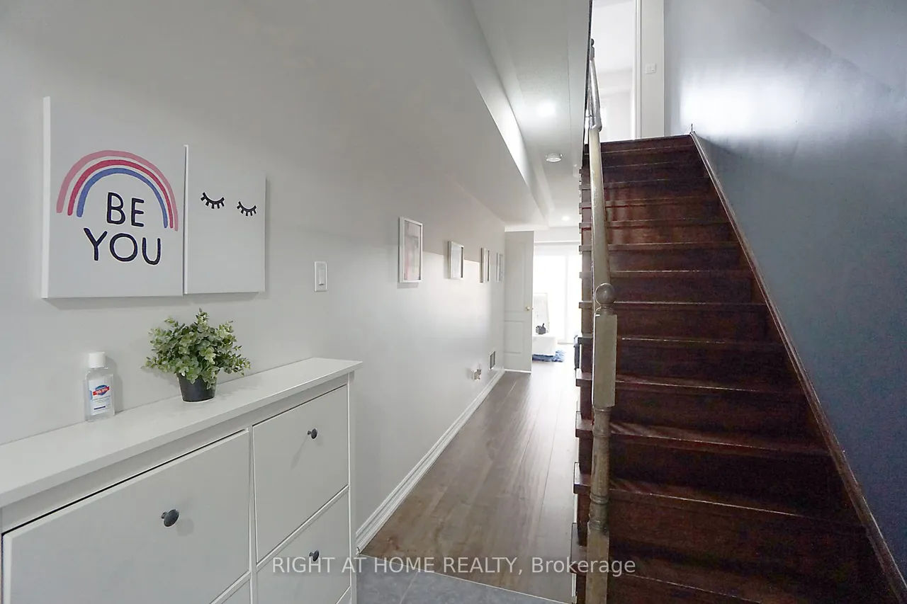 15 Magdalene Crescent — photo 3