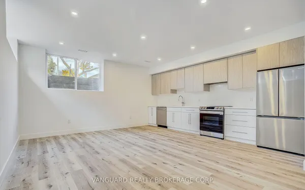 1937 Lawrence Avenue W — photo 2