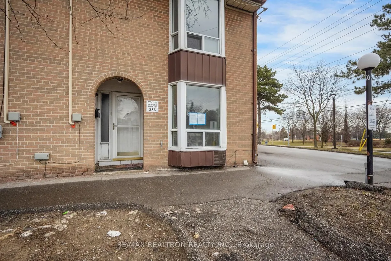 250 John Garland Boulevard, Unit 106 — photo 2