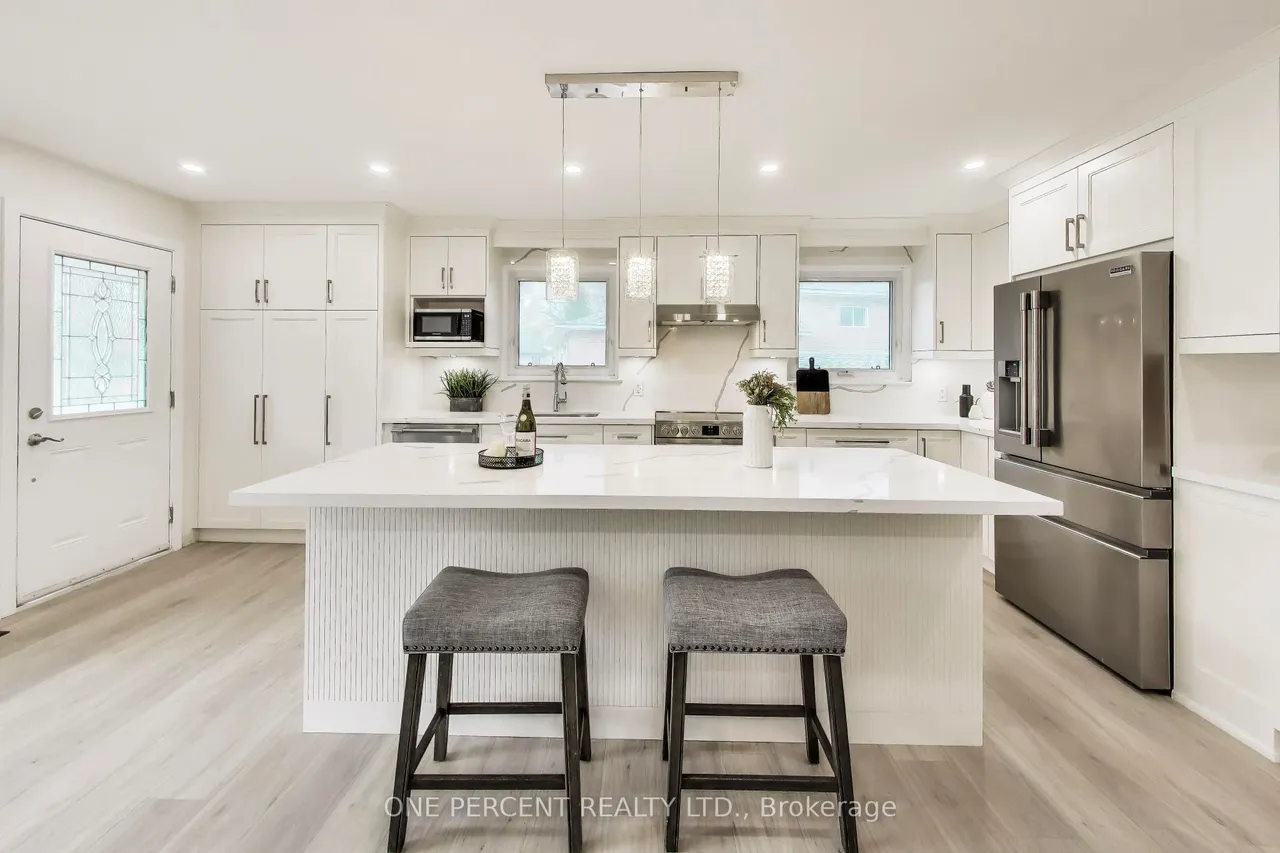 1270 Pallatine Drive — photo 3