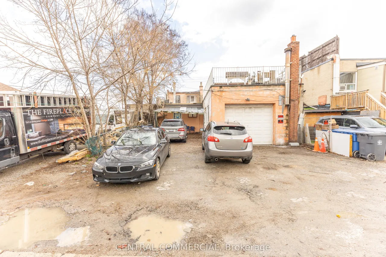 2850-2852 Dufferin Street — photo 19