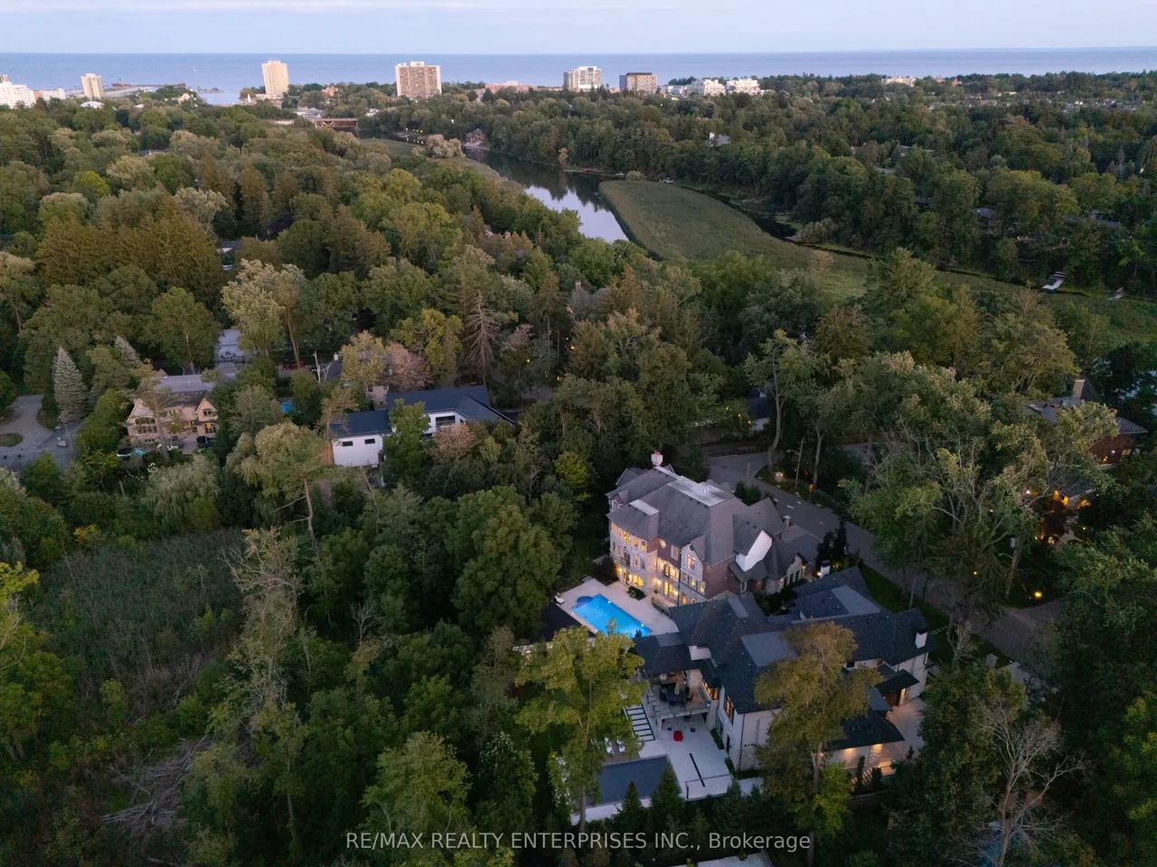 1459 Stavebank Road — photo 30