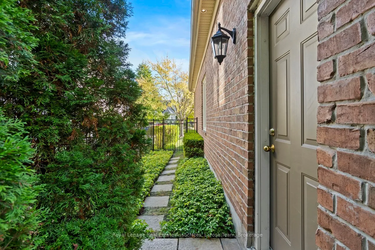 562 Gladwyne Court — photo 40