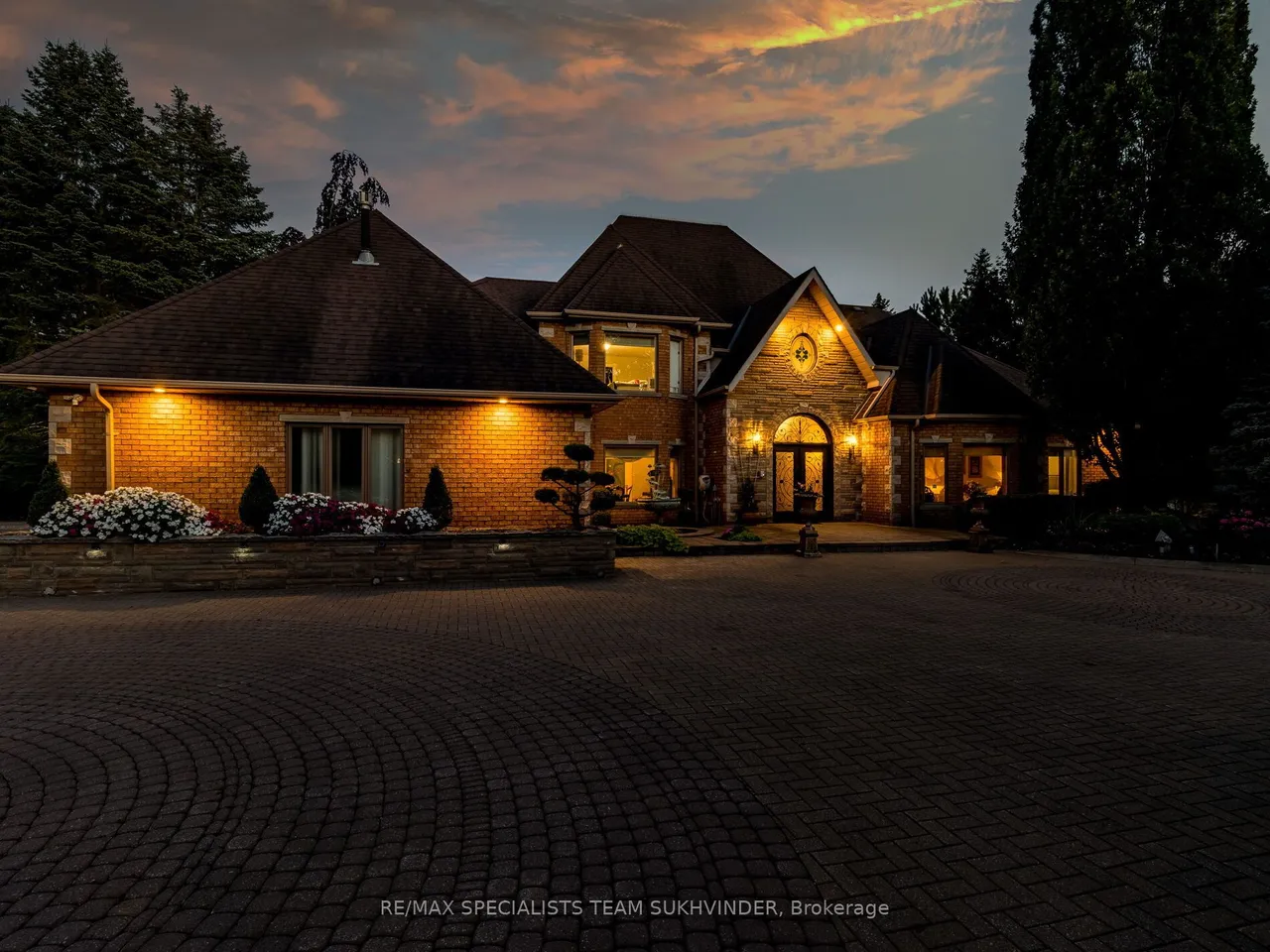 12 Edgeforest Drive — photo 3