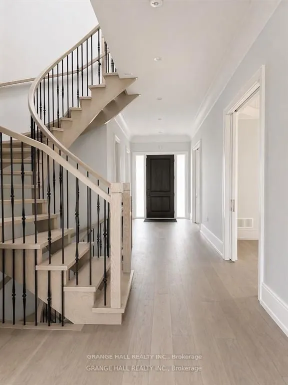 16 Barker Avenue — photo 2
