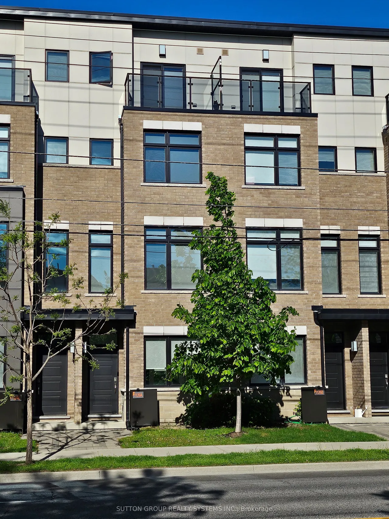 1126A Islington Avenue — photo 2