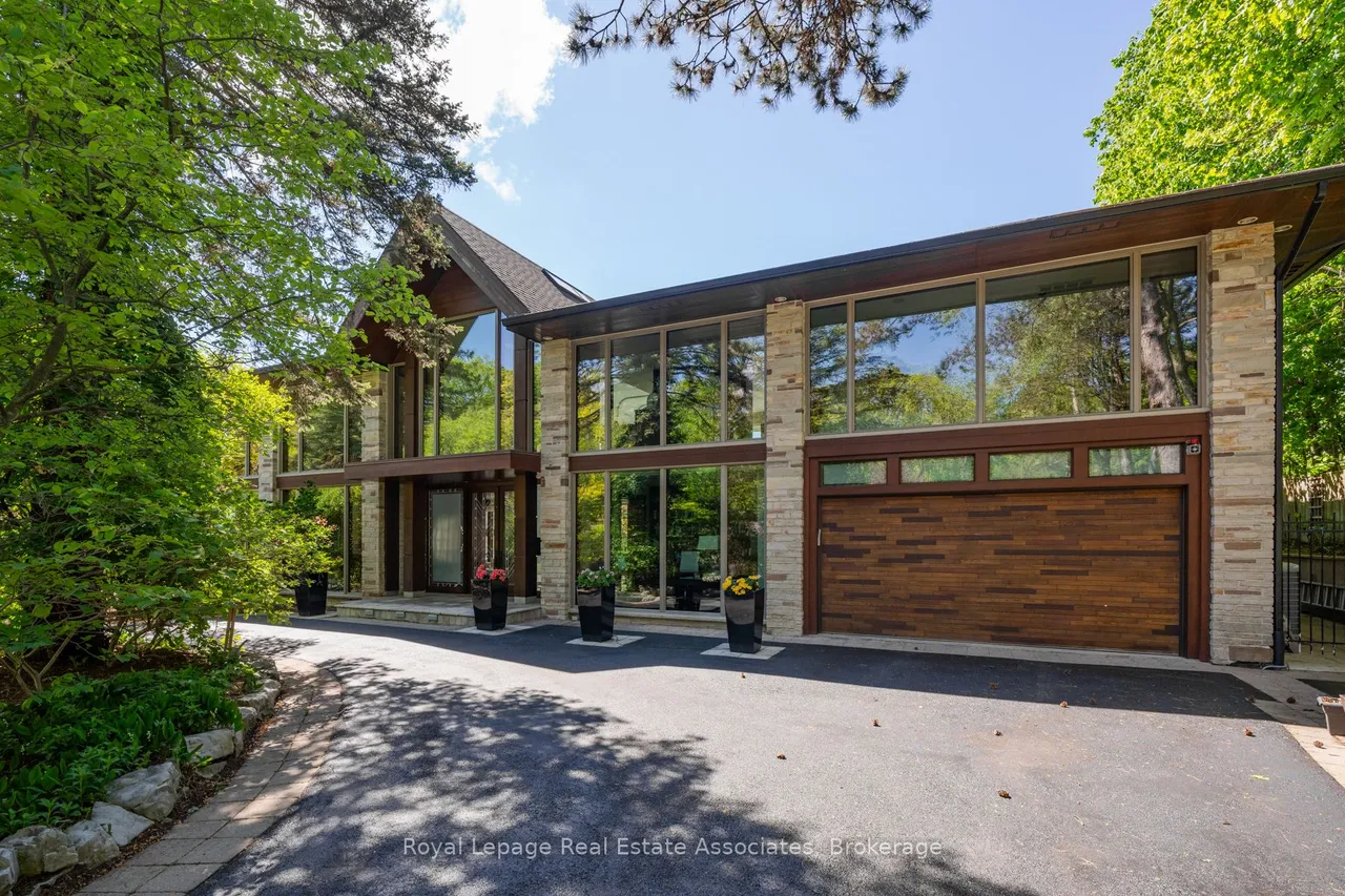 1510 Pinetree Crescent — photo 3