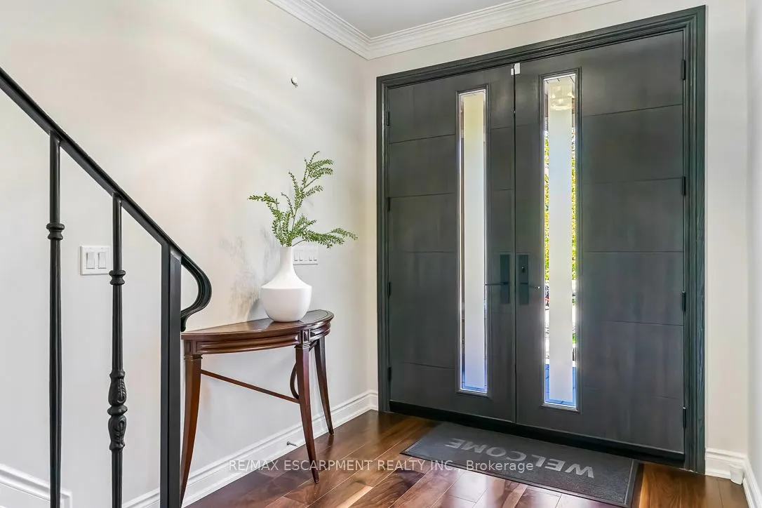 519 Hancock Way — photo 3