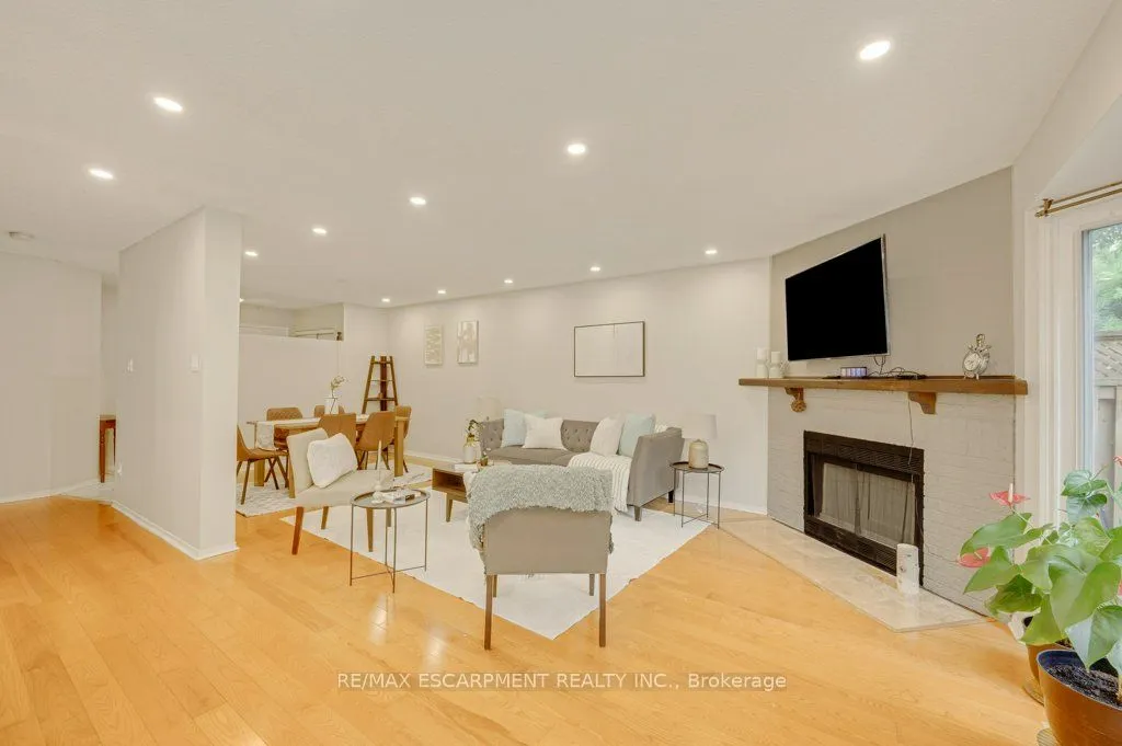 2597 Addingham Crescent — photo 3