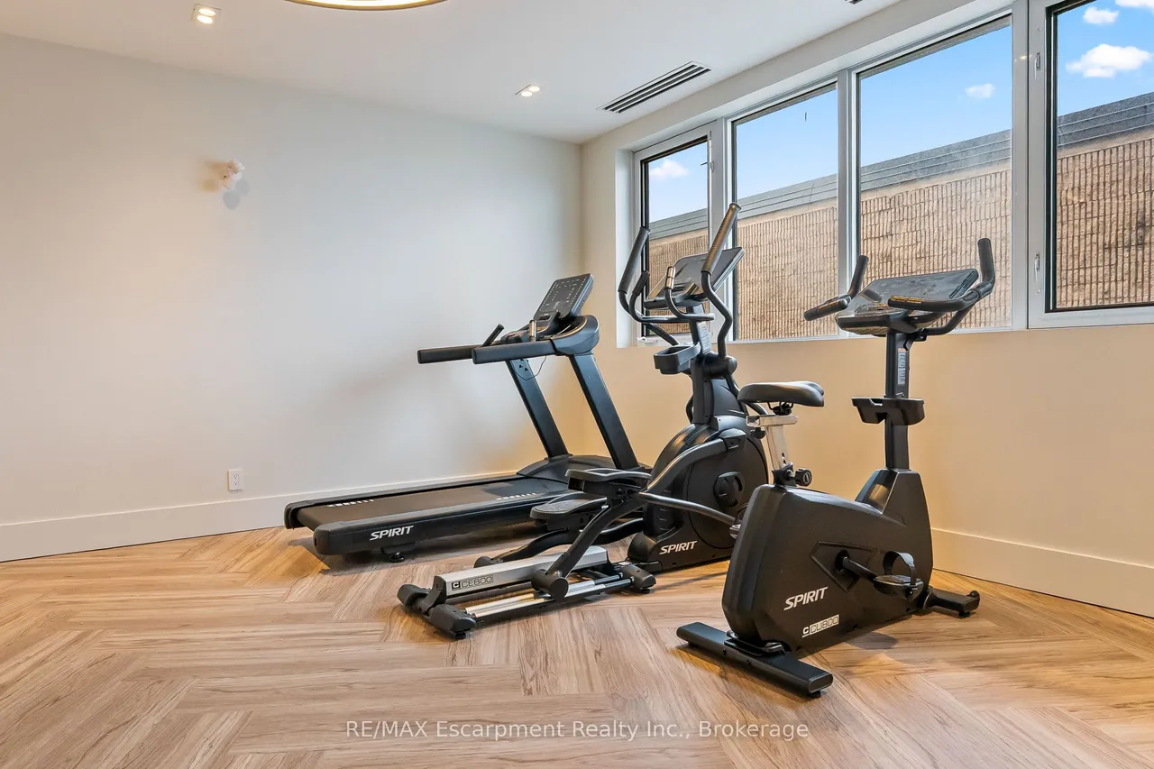 123 Maurice Drive — photo 4
