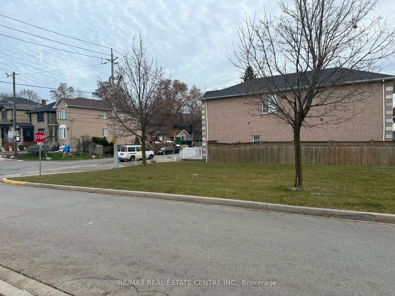 W/S keele st — photo 2