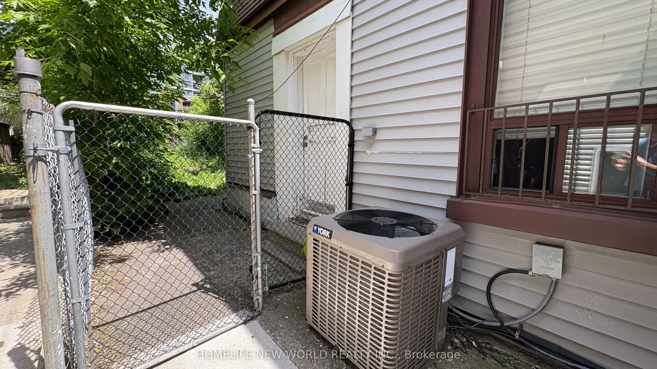 8 Burnfield Avenue — photo 34