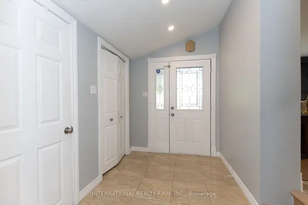 2528 Truscott Drive — photo 2