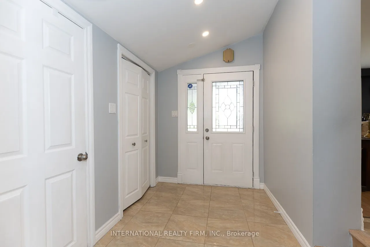 2528 Truscott Drive — photo 2