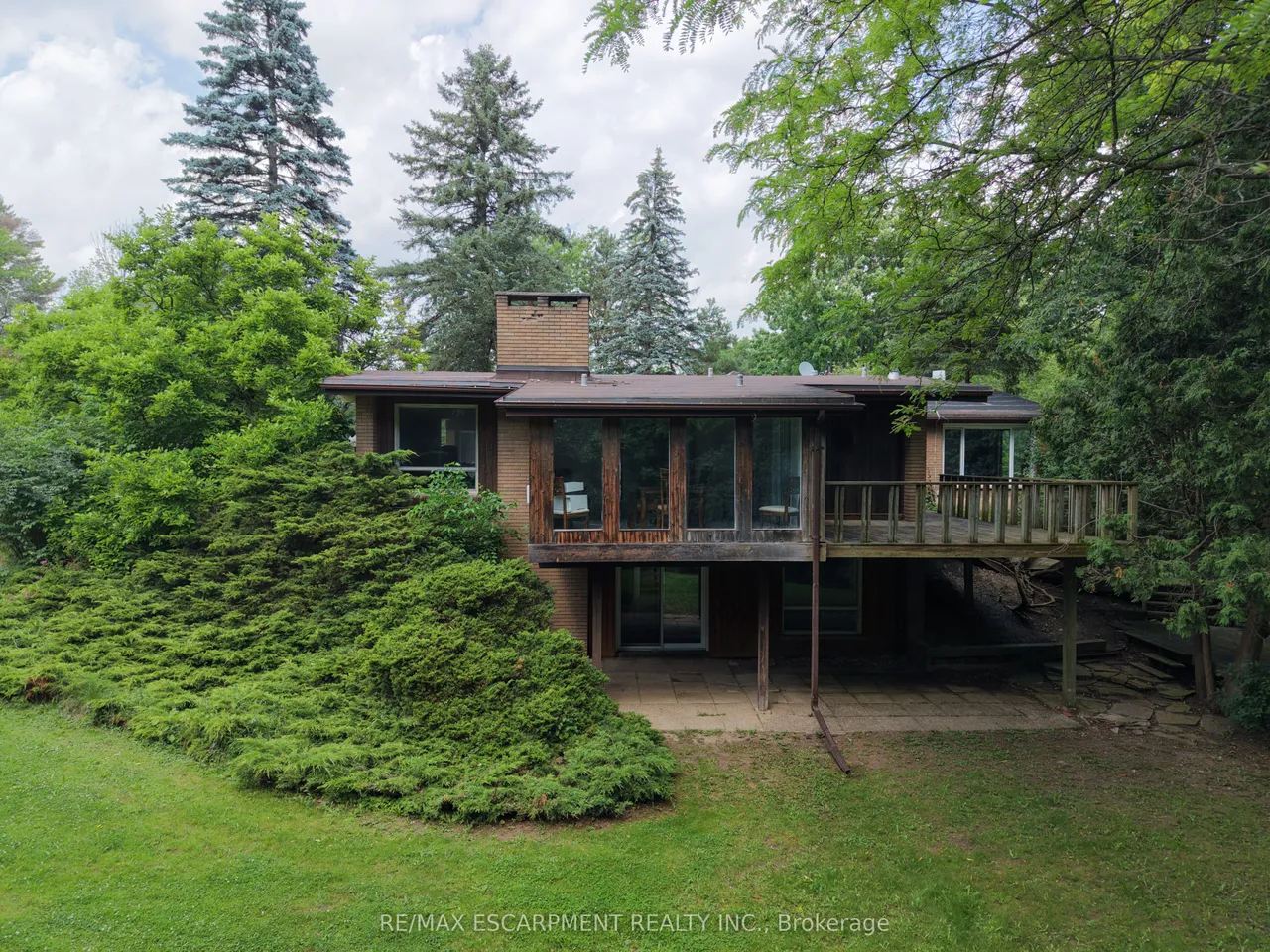 560 CRANE Court — photo 2