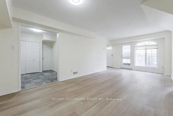 52 Sidney Belsey Crescent — photo 3