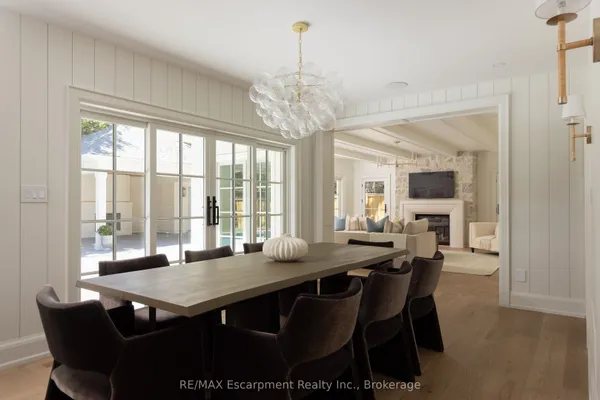 130 Edgecliffe Place — photo 2