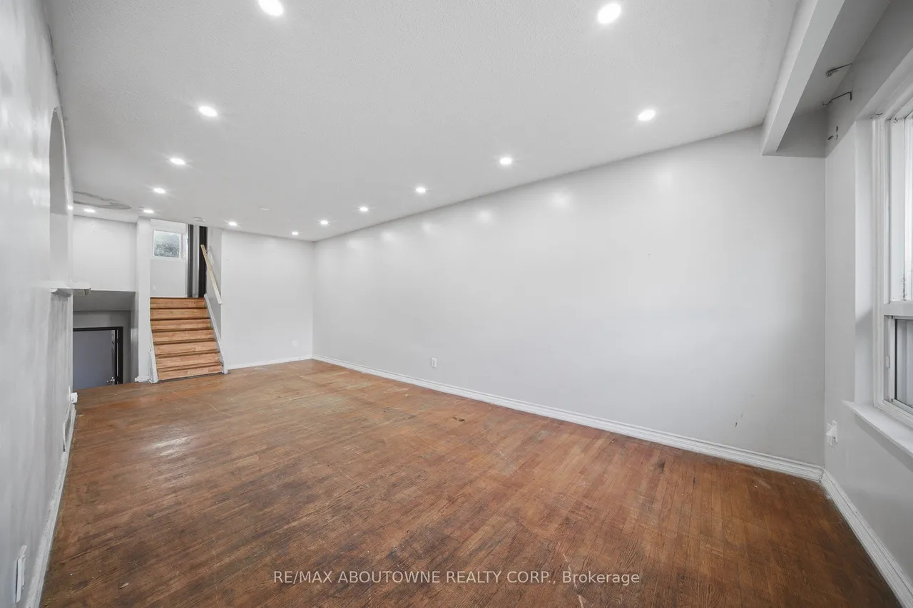 34 Seaborn Road — photo 2