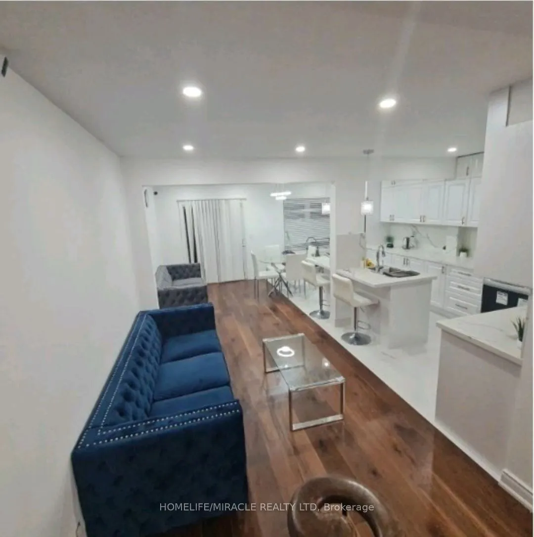 7153 Village Walk — photo 3