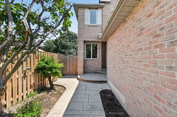 3346 Chartrand Crescent — photo 2