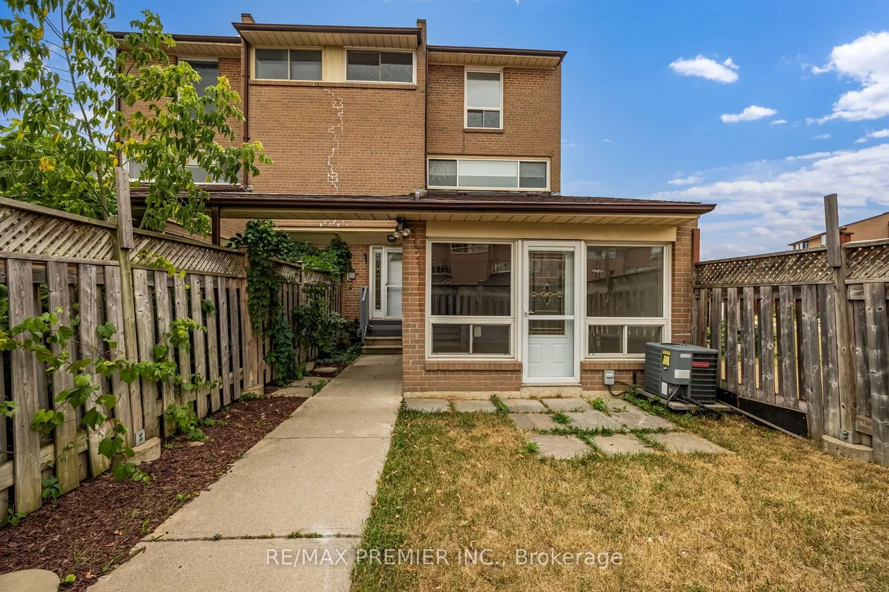 248 John Garland Boulevard, Unit 82