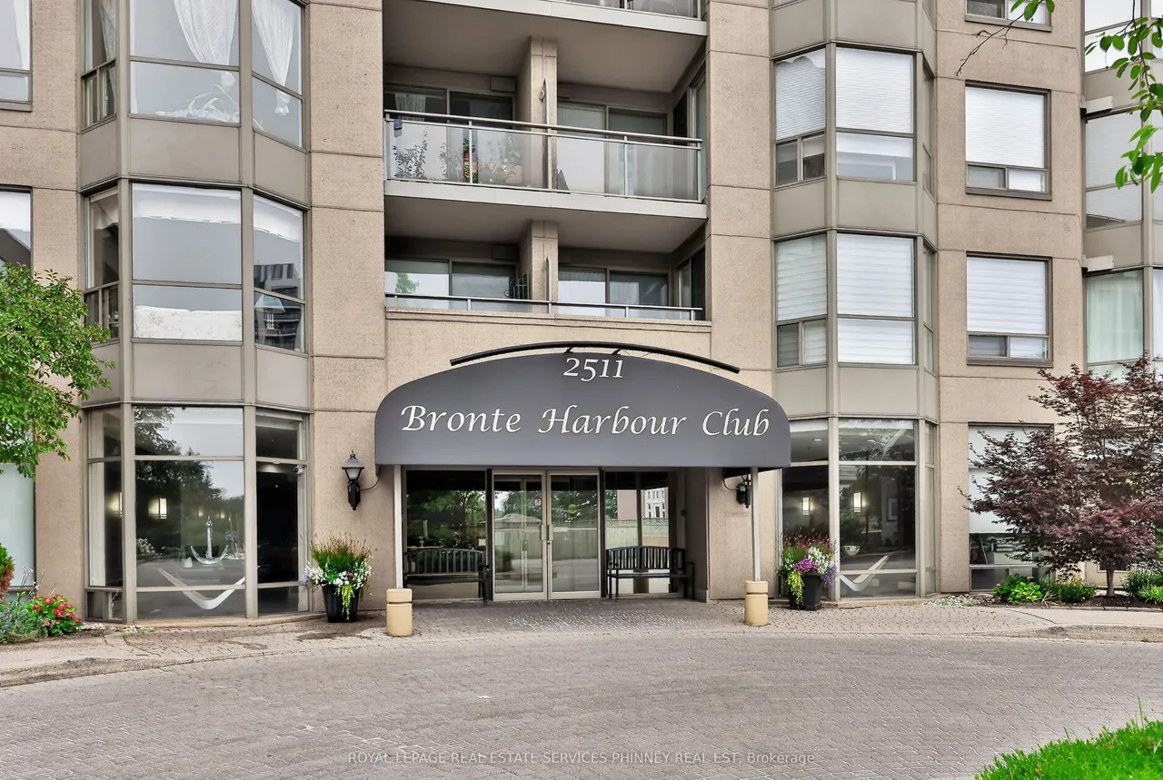 2511 Lakeshore Road W — photo 3
