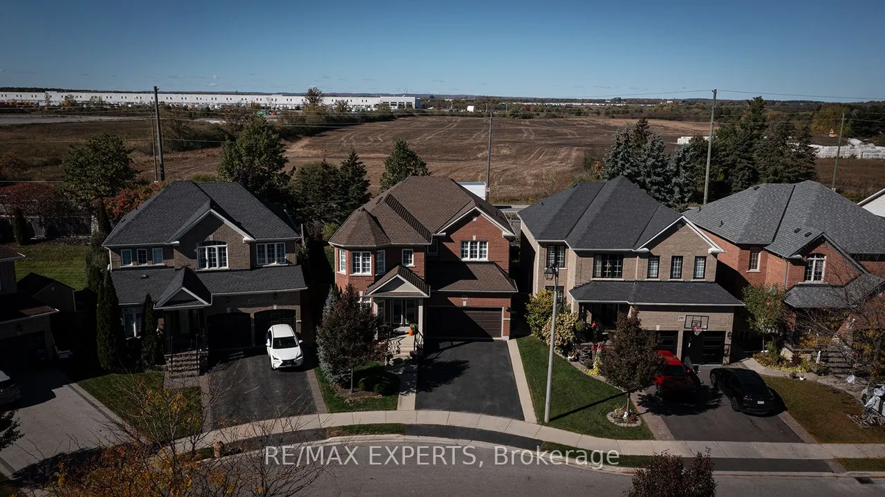 34 Laurentide Crescent — photo 2