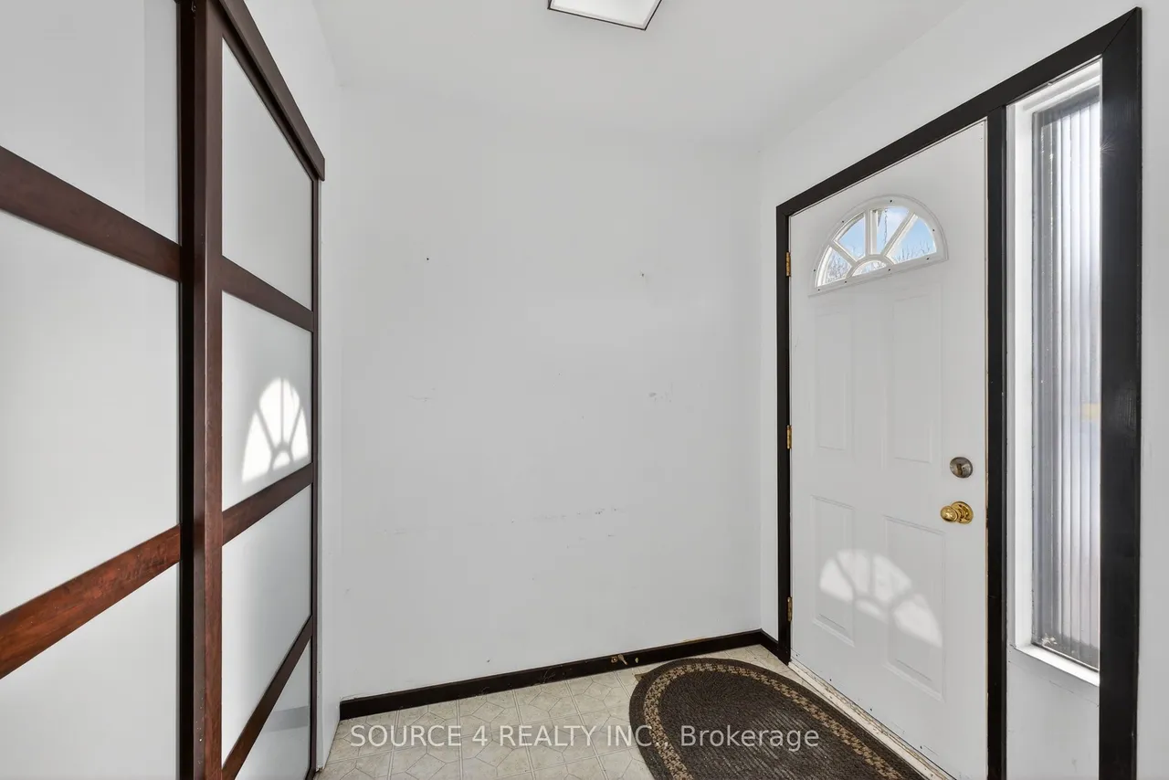 70 Griselda Crescent — photo 3