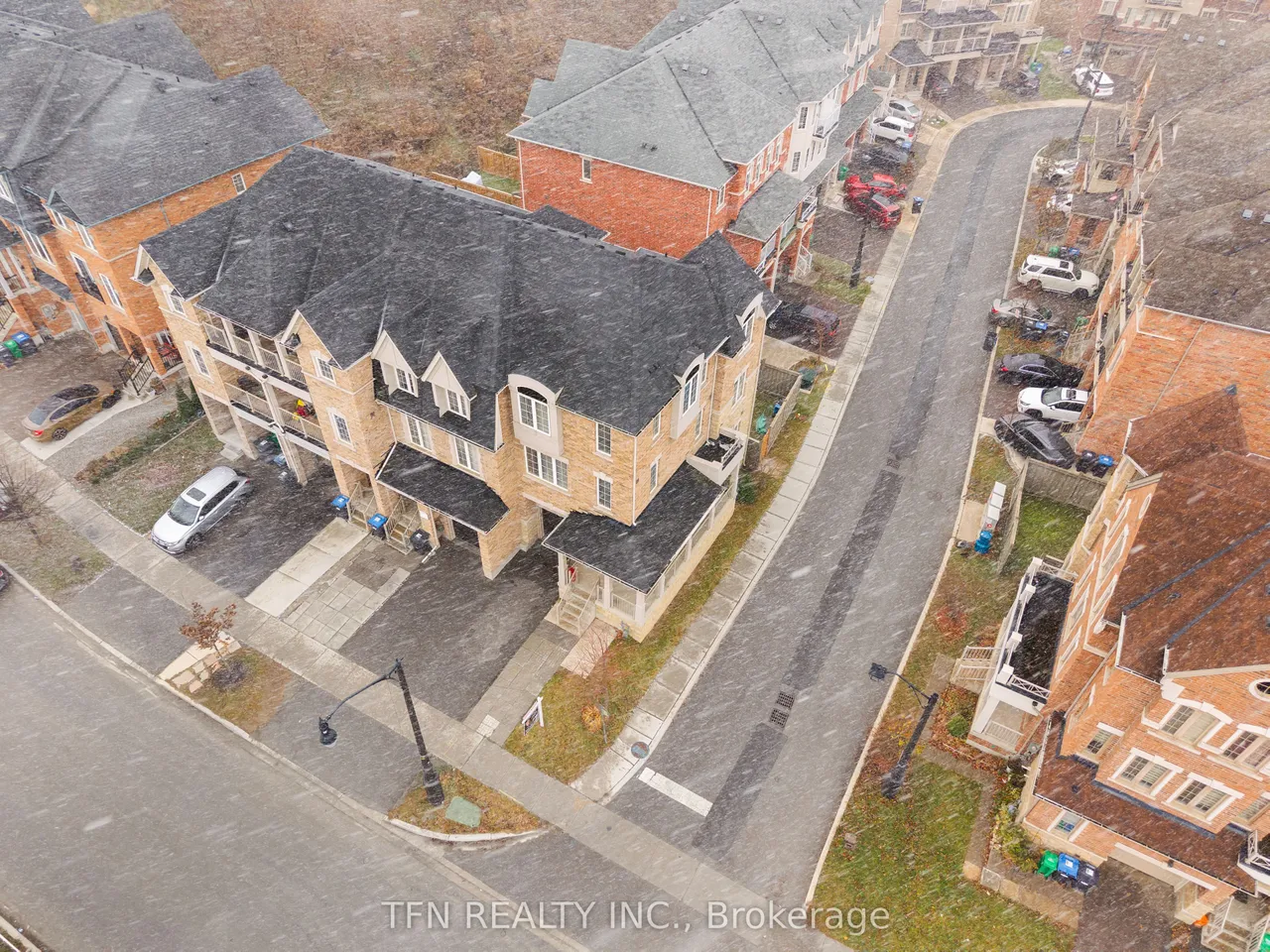 2 Shiff Crescent — photo 49