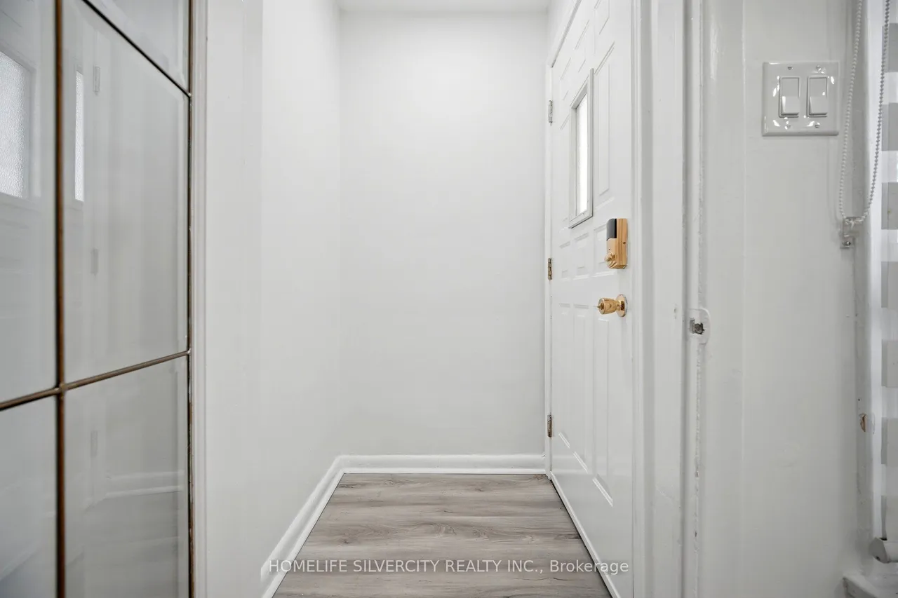 29 Brookmere Road — photo 3