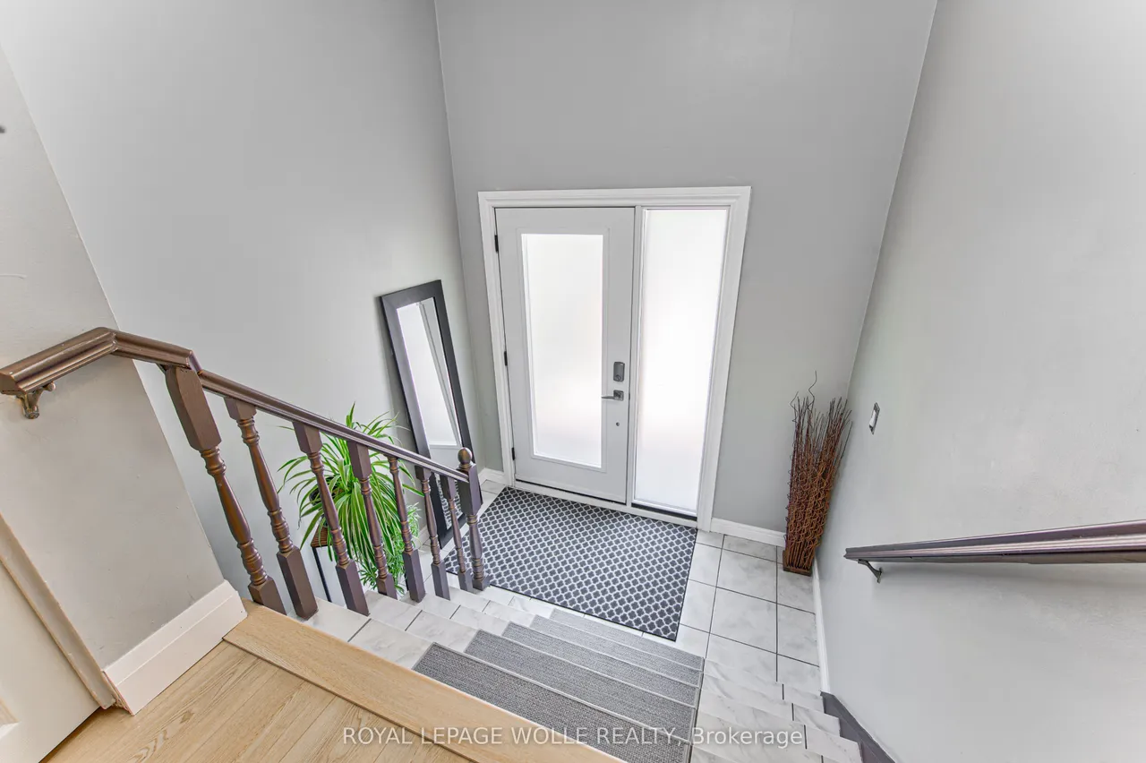 2560 Palisander Avenue — photo 3