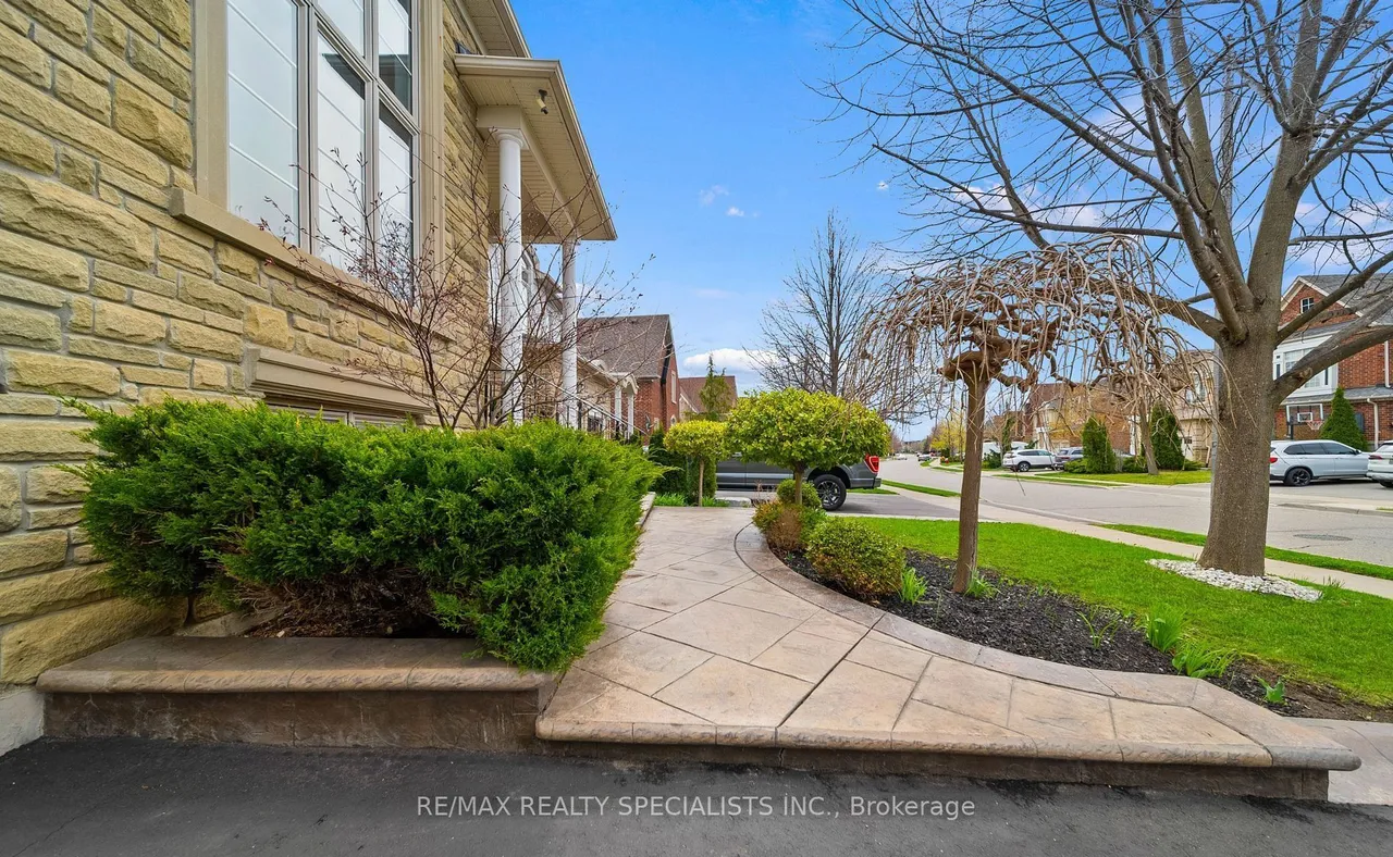 31 Saint Hubert Drive — photo 3
