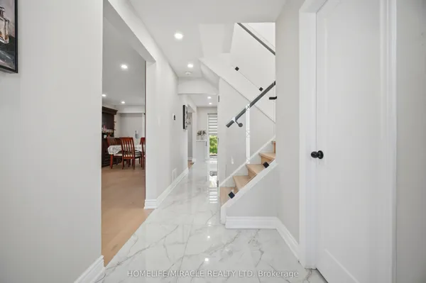 96 Bonham Boulevard — photo 2