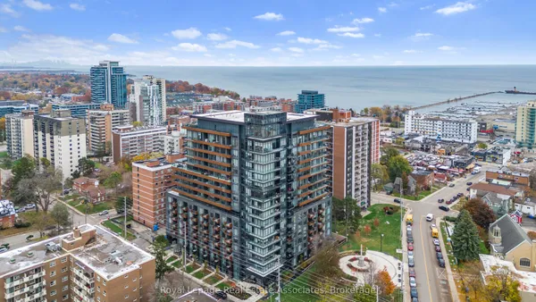21 Park Street E — photo 2
