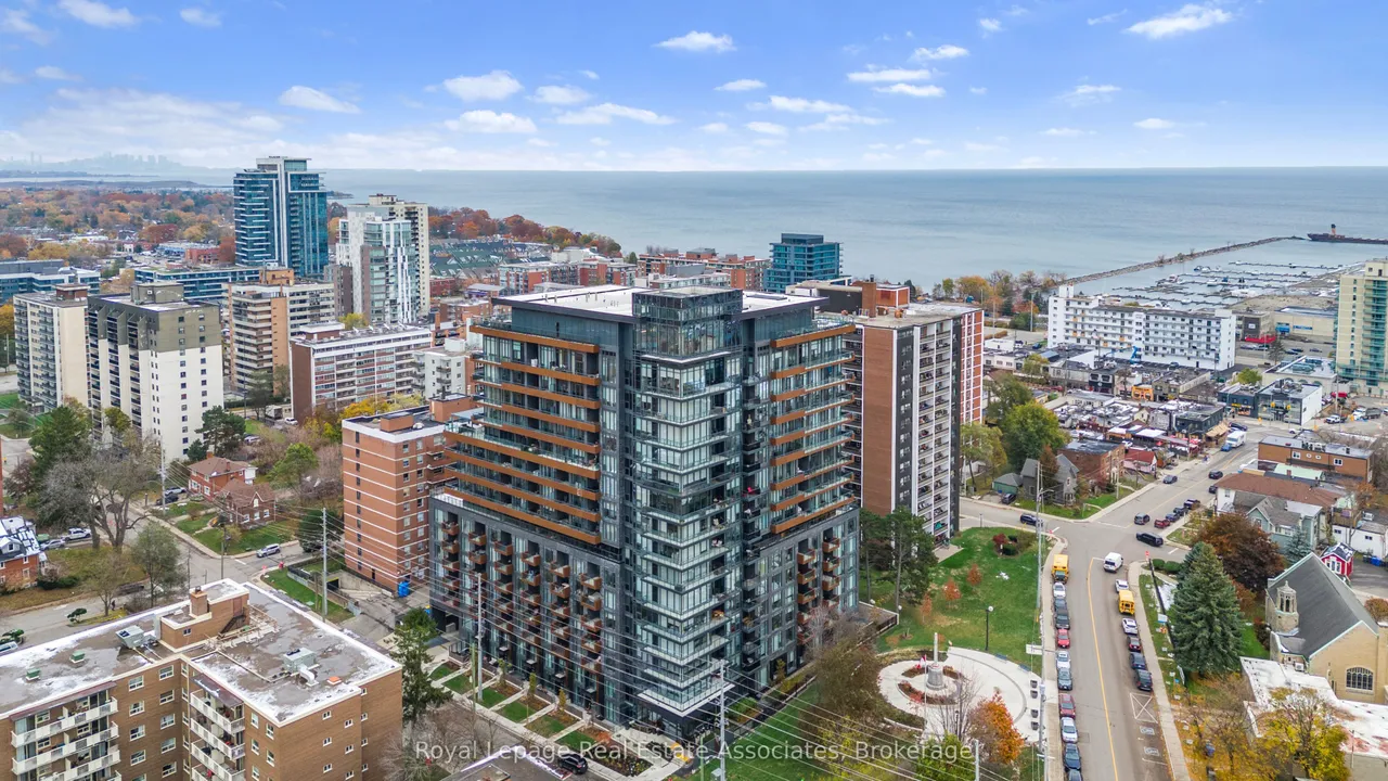 21 Park Street E — photo 2