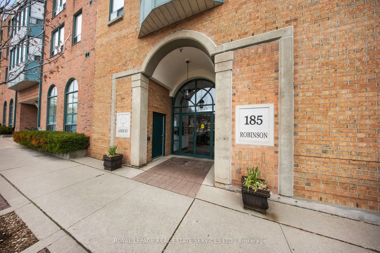 185 Robinson Street