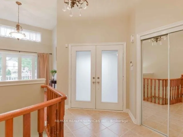 106 Pennyroyal Crescent — photo 3