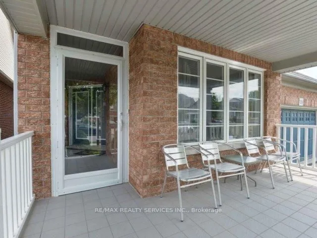 106 Pennyroyal Crescent — photo 2