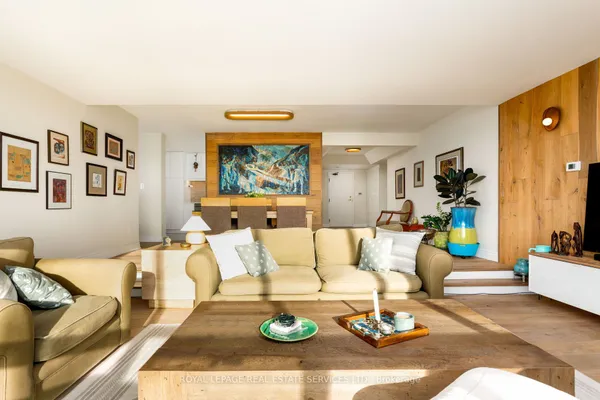 2180 Marine Drive — photo 2