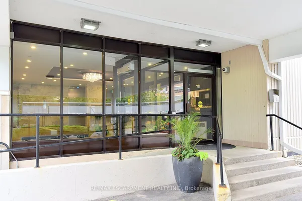 2263 Marine Drive — photo 2