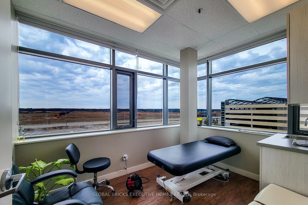 3075 Hospital Gate — photo 23