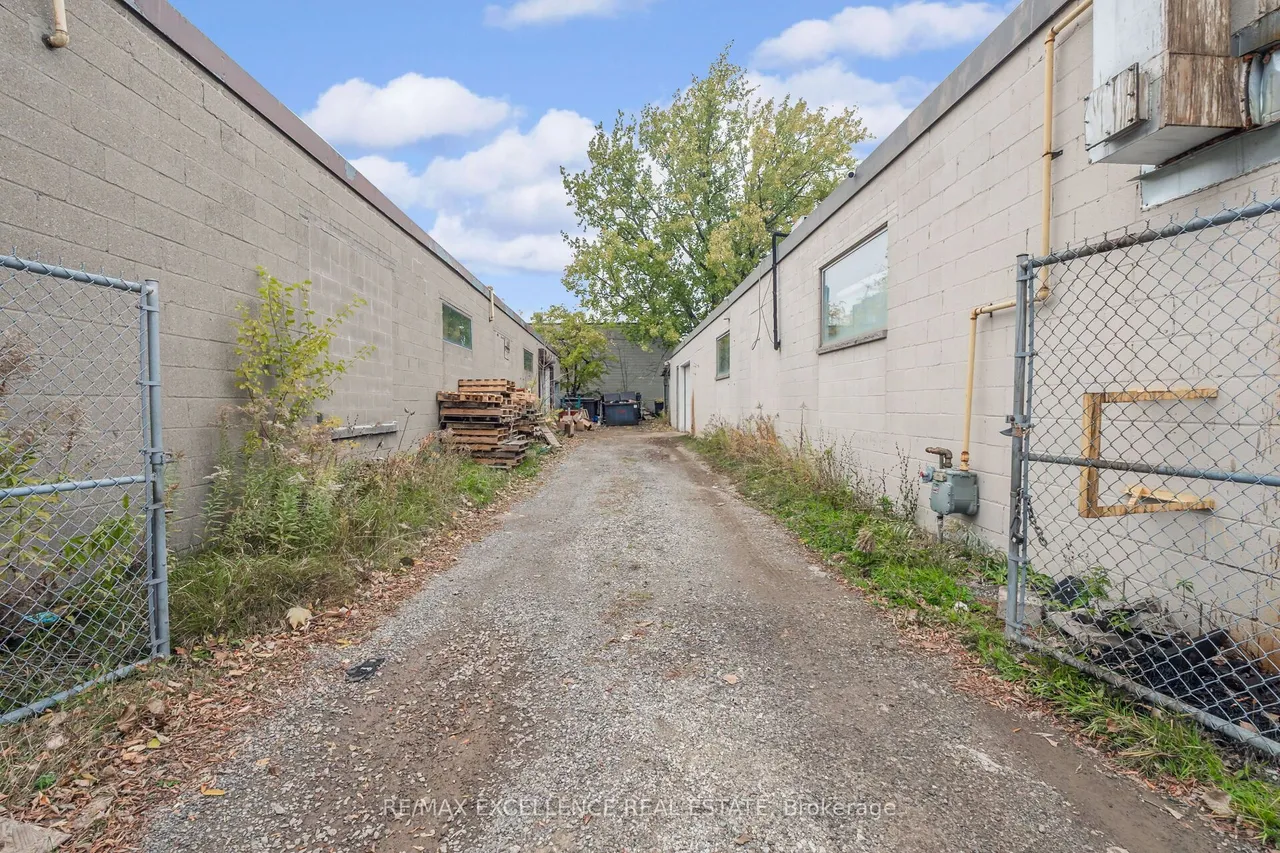 8 Six Point Road — photo 50