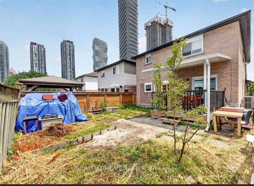 531 Wallenberg Crescent — photo 49