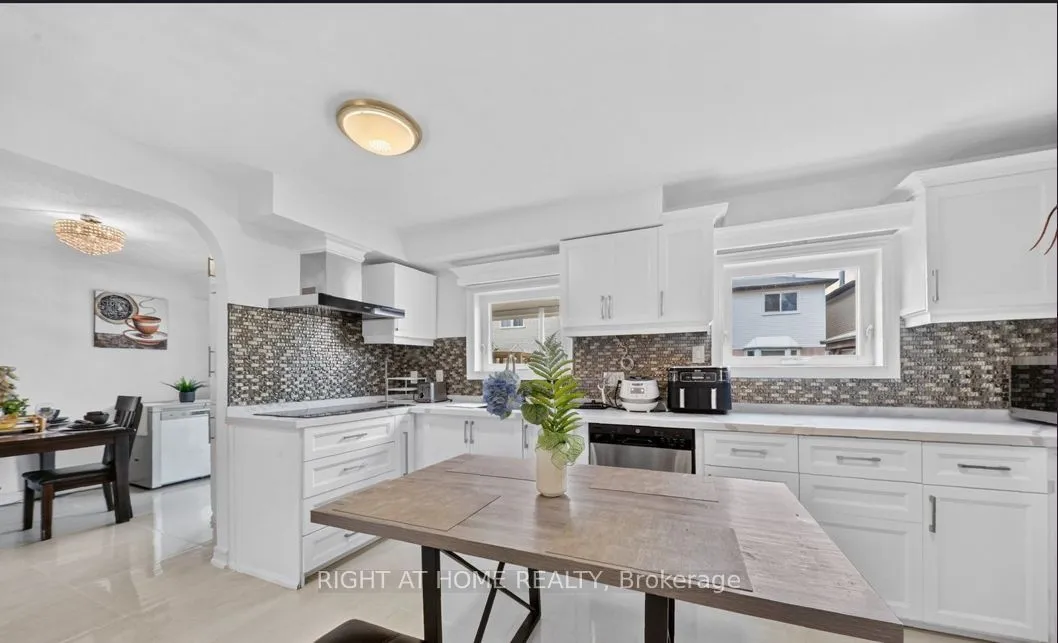 531 Wallenberg Crescent — photo 50