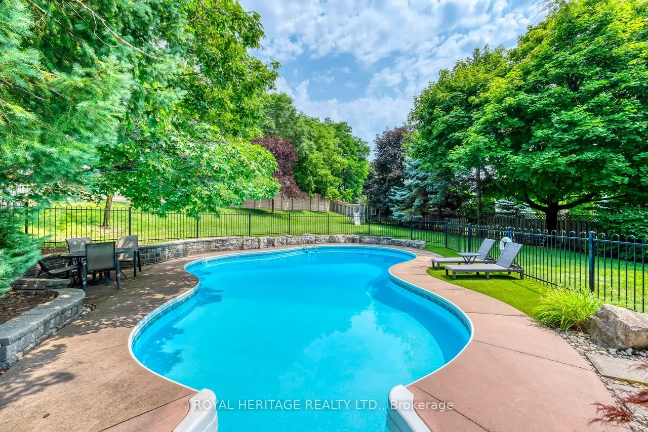 1451 Ravensmoor Crescent — photo 3