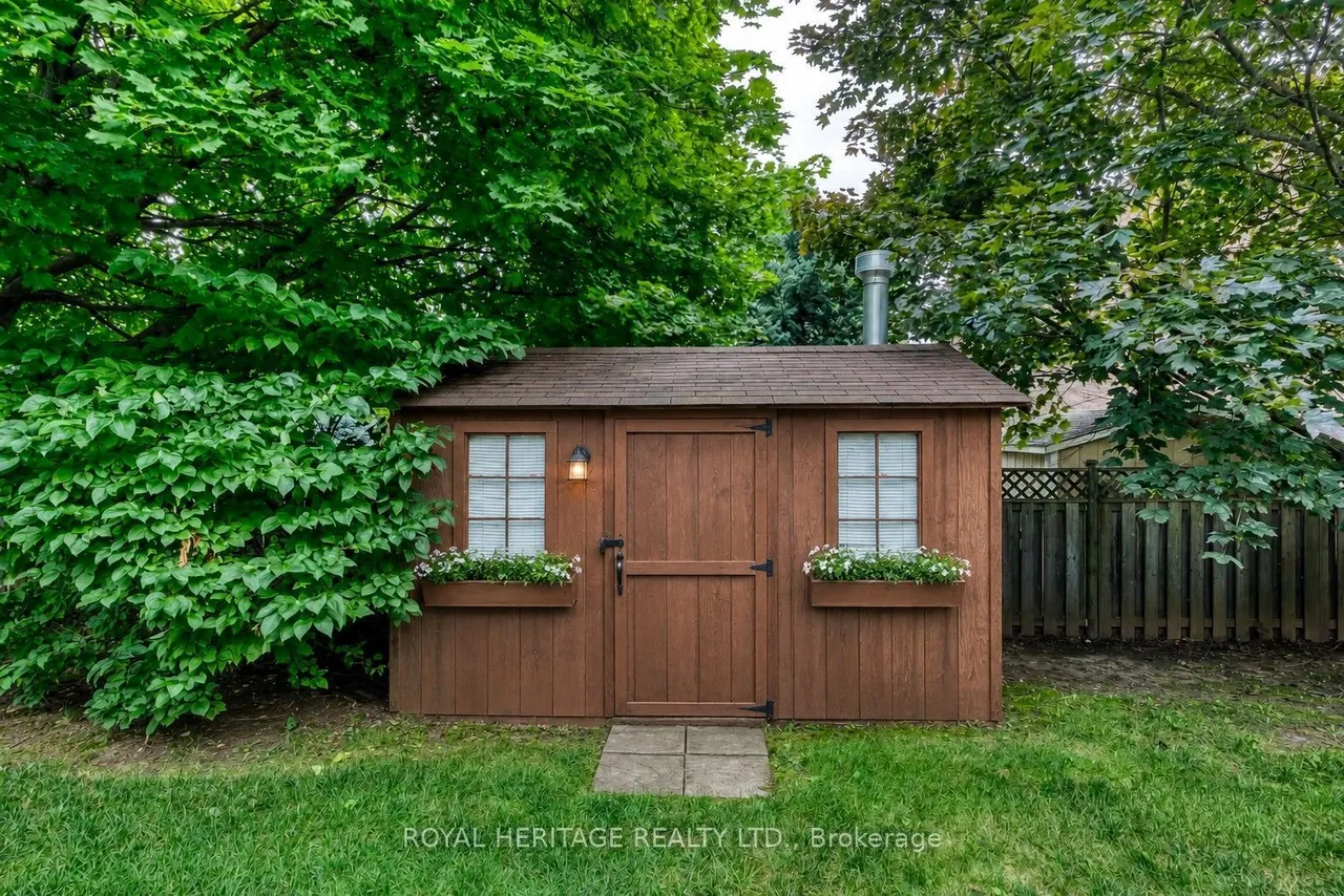 1451 Ravensmoor Crescent — photo 49