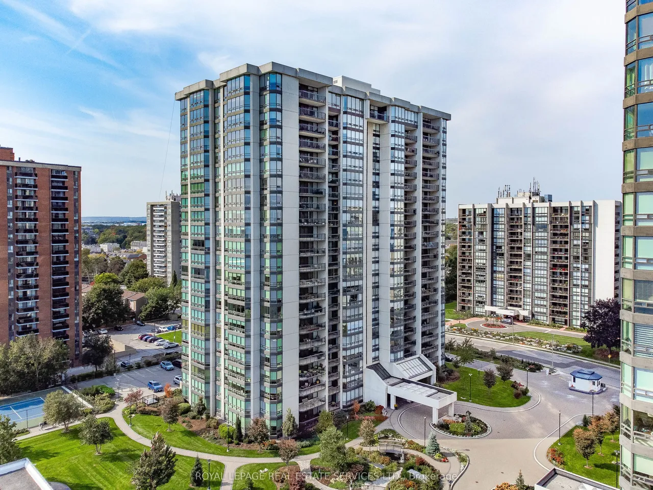 2180 Marine Drive — photo 3